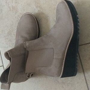 Eileen Fisher boot original 235 dollars new with tag